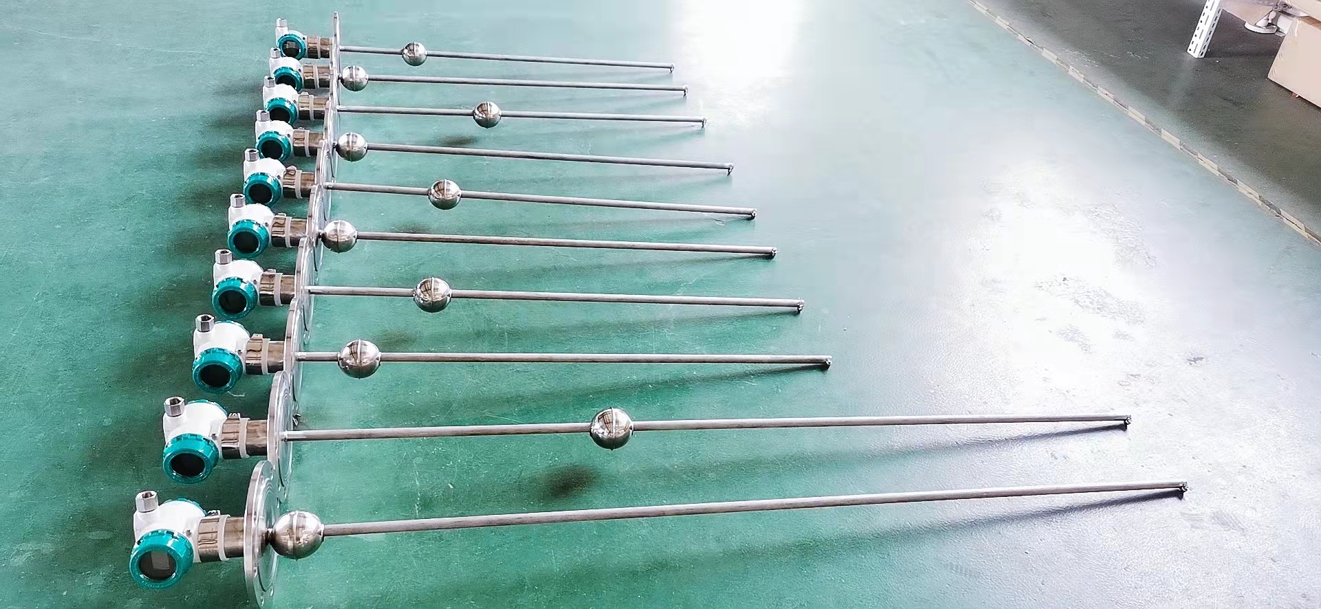 磁致伸缩液位计